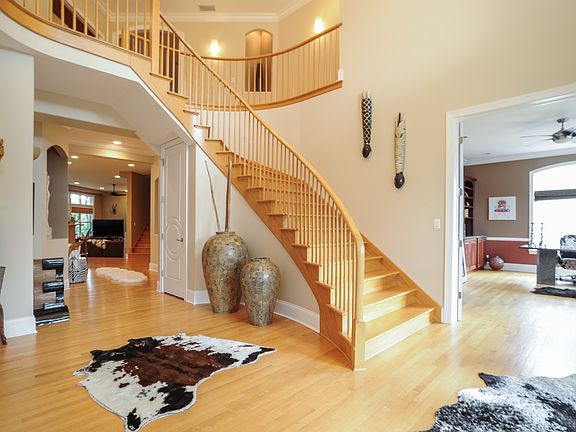 2nd image of 6838 Revere Ct