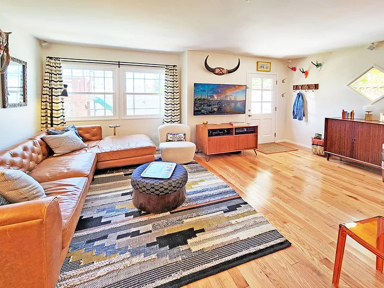 12714 Short Ave — Photo 11
