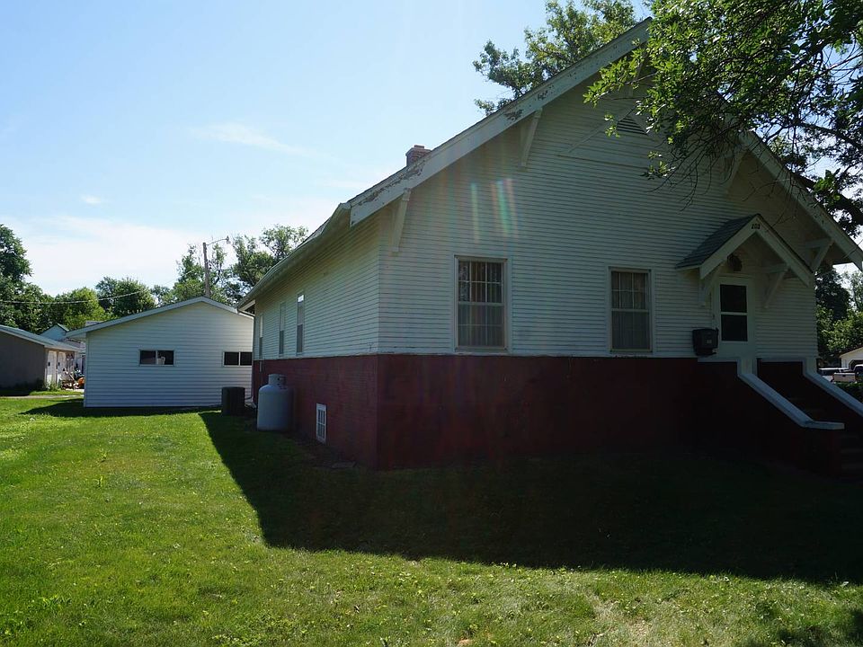 203 6th Ave E, Sisseton, SD 57262 Zillow