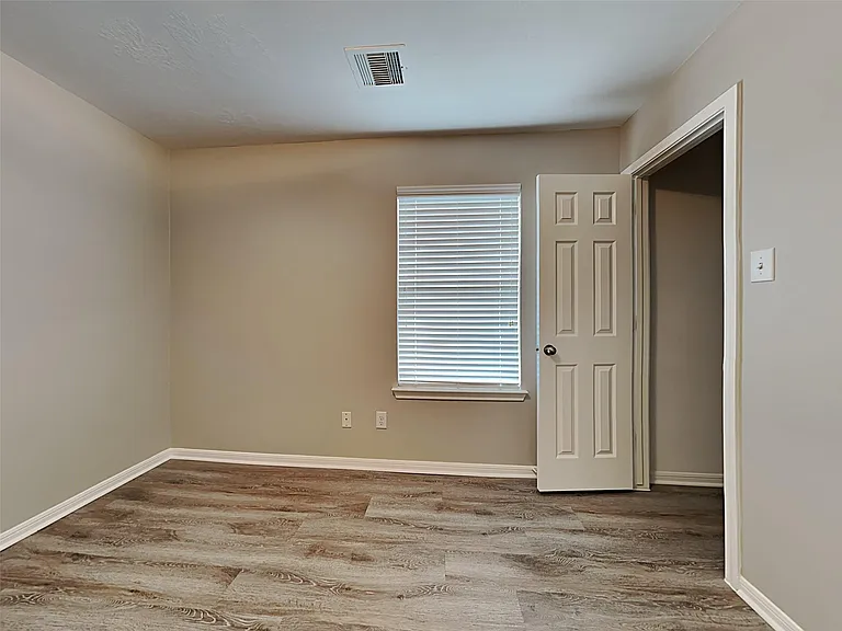 16326 Royal Fort Ln — Photo 13