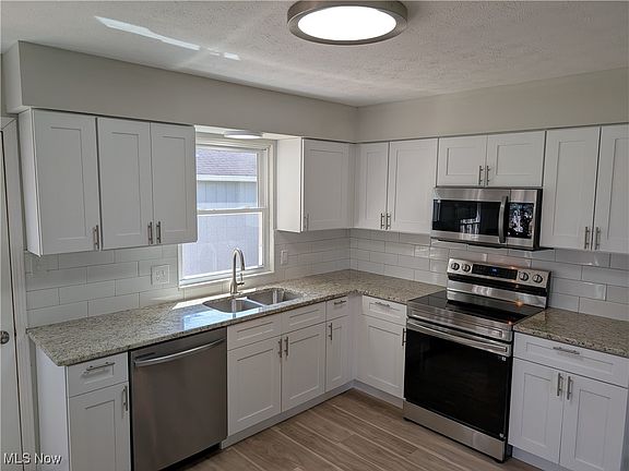 5th image of 2420 Sherwood Hls