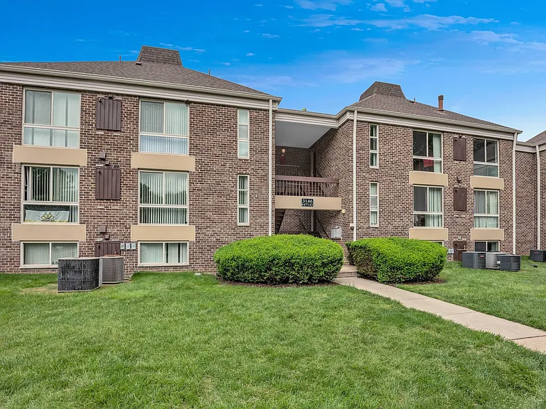 Westchester West Apartments — Photo 3
