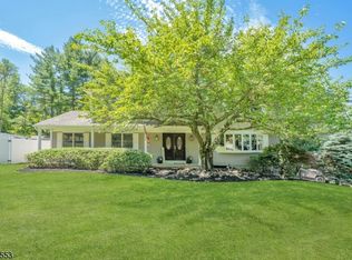 118 Chuckanutt Dr, Oakland, NJ 07436