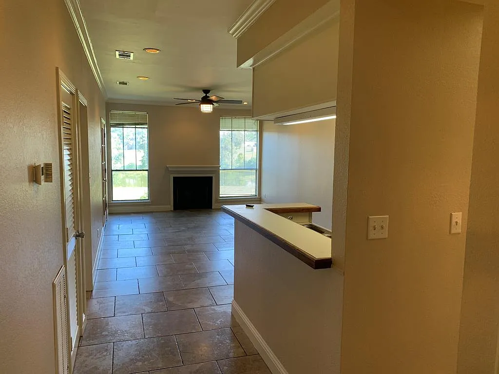 2 bed, 2.0 bath, 1106 sqft, $1,250 — Photo 3