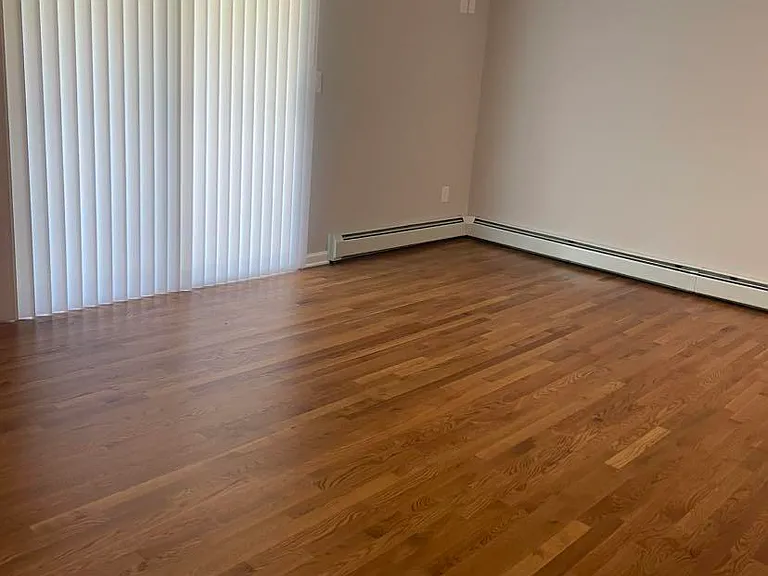 735 Greens Ave #19A — Photo 8