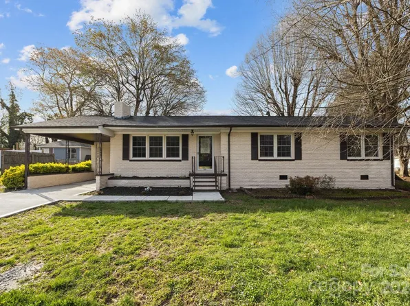 2323 Hedgewood Cir, Gastonia, NC 28052