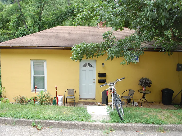 4 Spring St #A — Photo 1