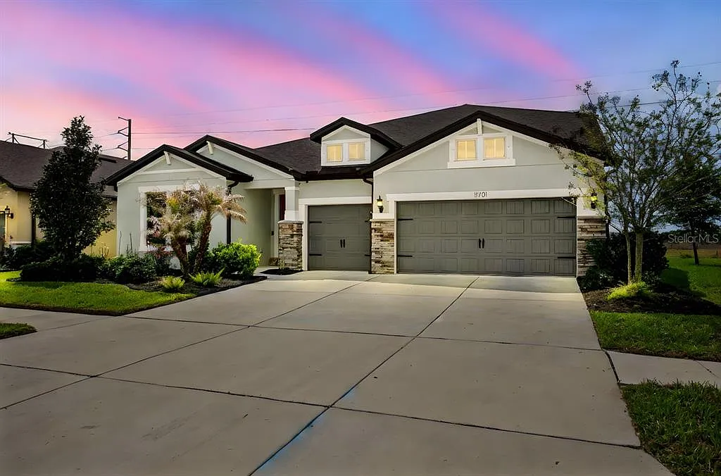 6 bed, 4.0 bath, 4169 sqft, $4,500 — Photo 1