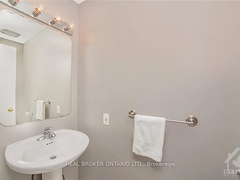222 Meadowbreeze Dr — Photo 12