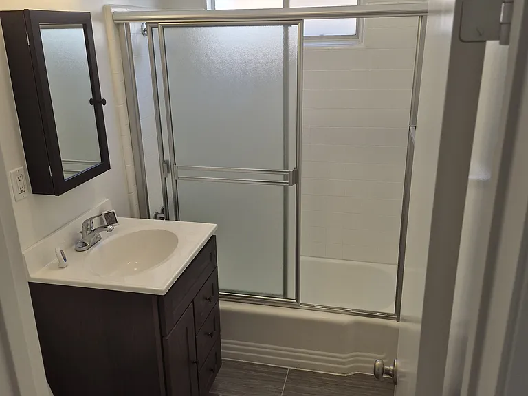 511 Strand St #A — Photo 3