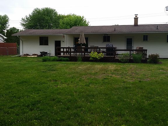 2nd image of 2931 Douglas Dr