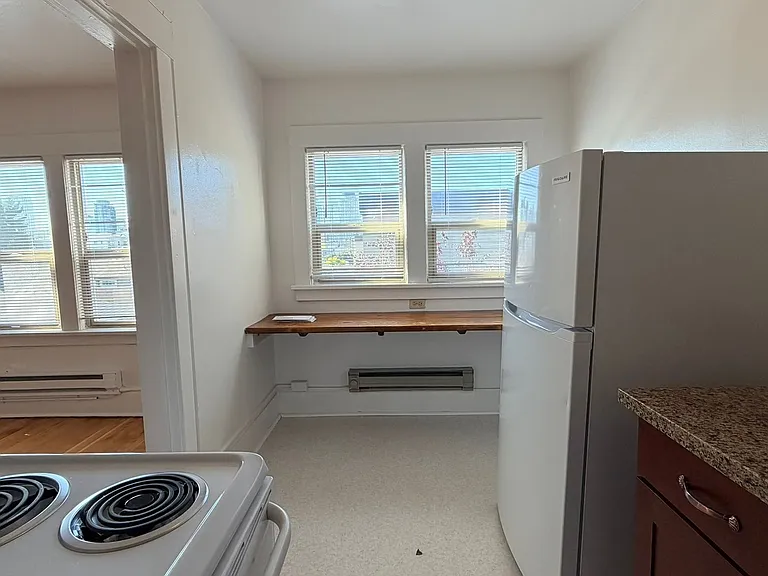 561 Aloha St — Photo 22