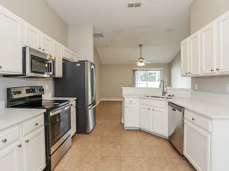 8077 Welbeck Ln — Photo 6