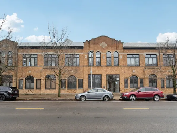 7377 N Rogers Ave APT 202, Chicago, IL 60626