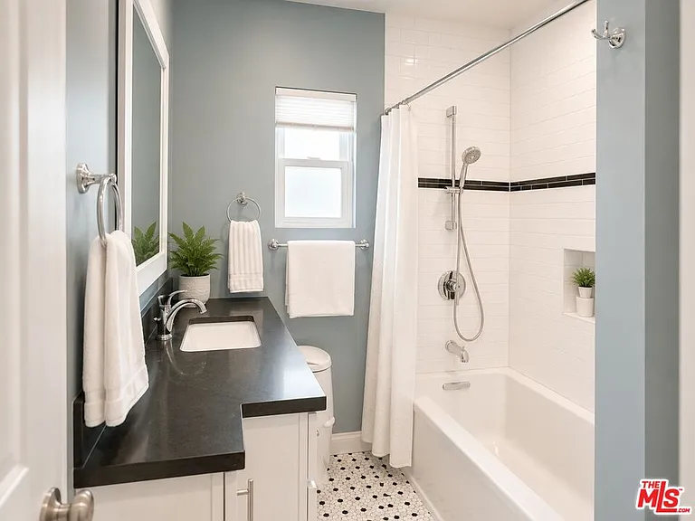6525 Wilkinson Ave — Photo 10