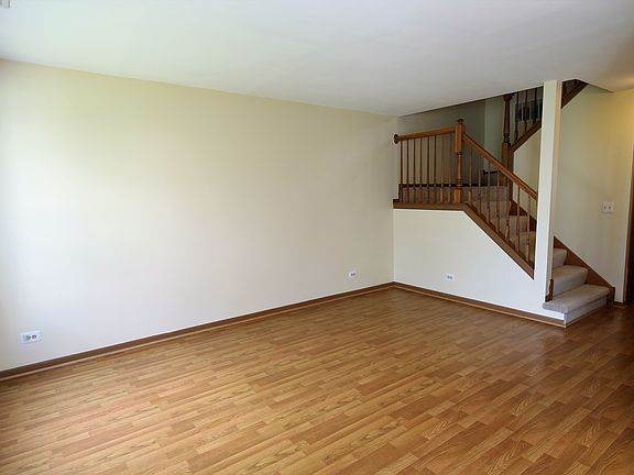 2nd image of 361 Winfield Ct