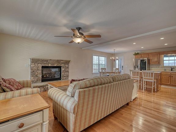 4th image of 6129 Ruth Dr