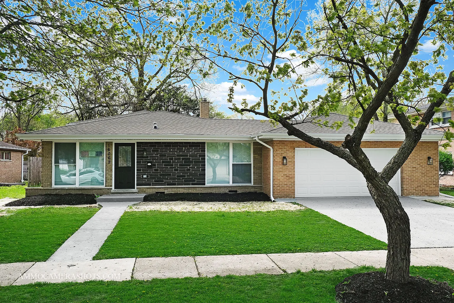 16062 University Ave photo 1
