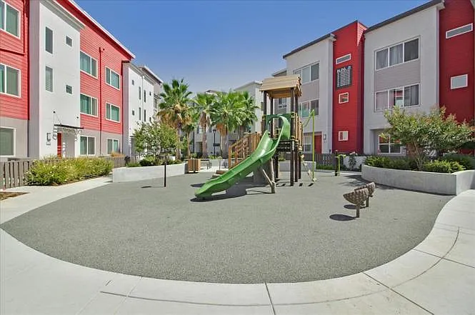 369 Reading Pl — Photo 6