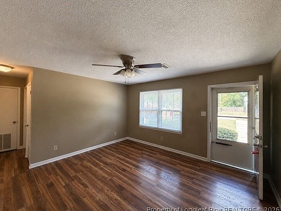 4th image of 404 Miller Ave APT B