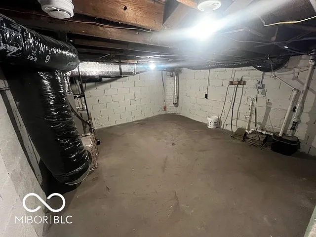 2141 Bellefontaine St — Photo 21