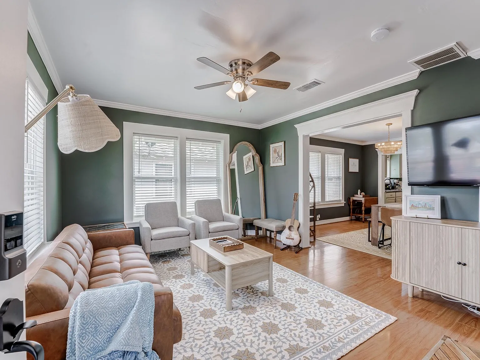 4 bed, 2.0 bath, 1434 sqft, $2,690 — Photo 3
