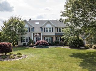 15 Rutherfield Ln, Rochester, NY 14625