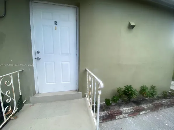 1842 Thomas St, Hollywood, FL 33020
