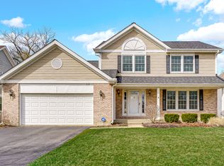 418 Sutcliffe Cir, Vernon Hills, IL