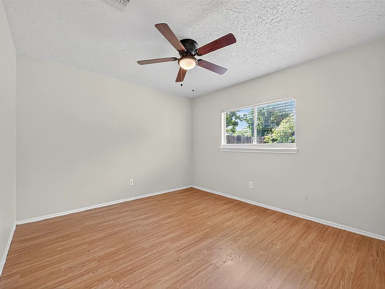 2310 Woodwind Dr — Photo 27