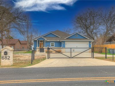682 Stuart Rd, Adkins, TX, 78101