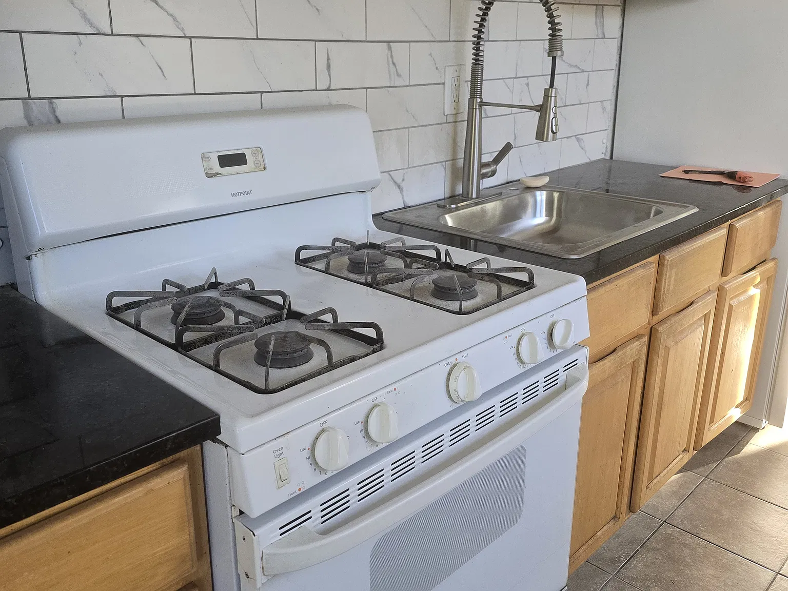 4 bed, 1150 sqft, $3,000 — Photo 4