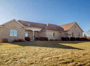 885 River Meadows Dr, Sheboygan Falls, WI 53085