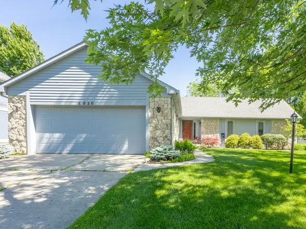 8050 Clearwater Dr, Indianapolis, IN 46256