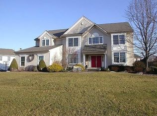 34 Cropwell Ln, Holland, PA