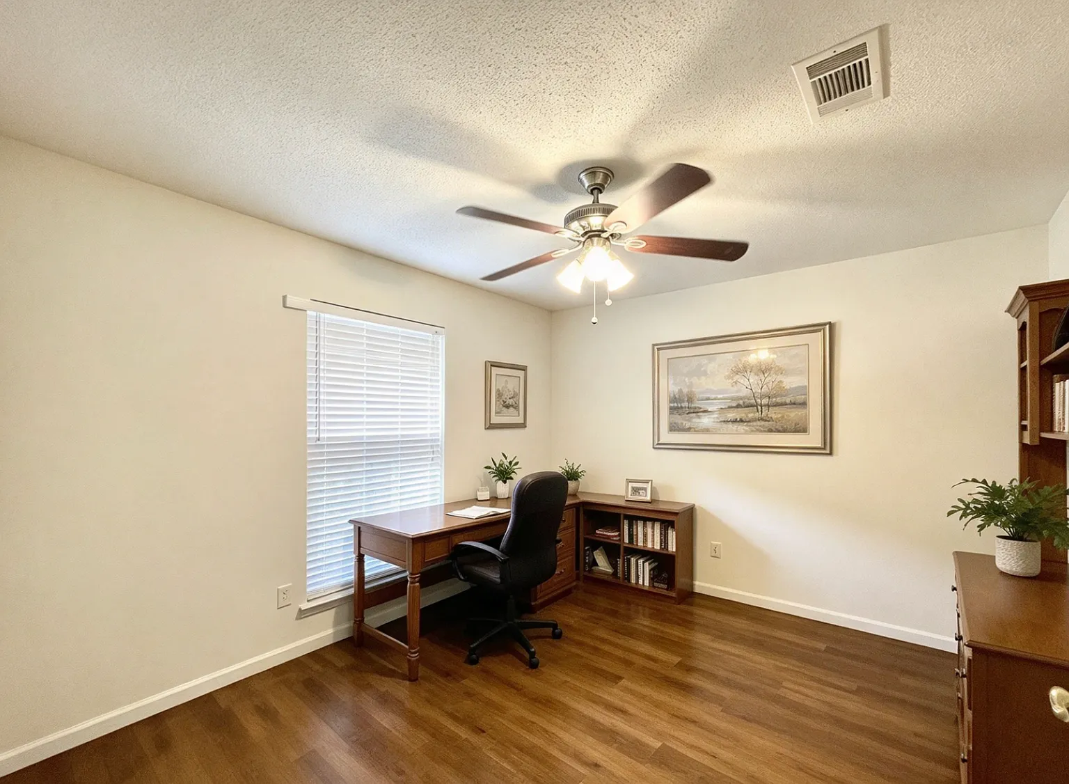 3 bed, 2.5 bath, 2153 sqft, $2,249 — Photo 3