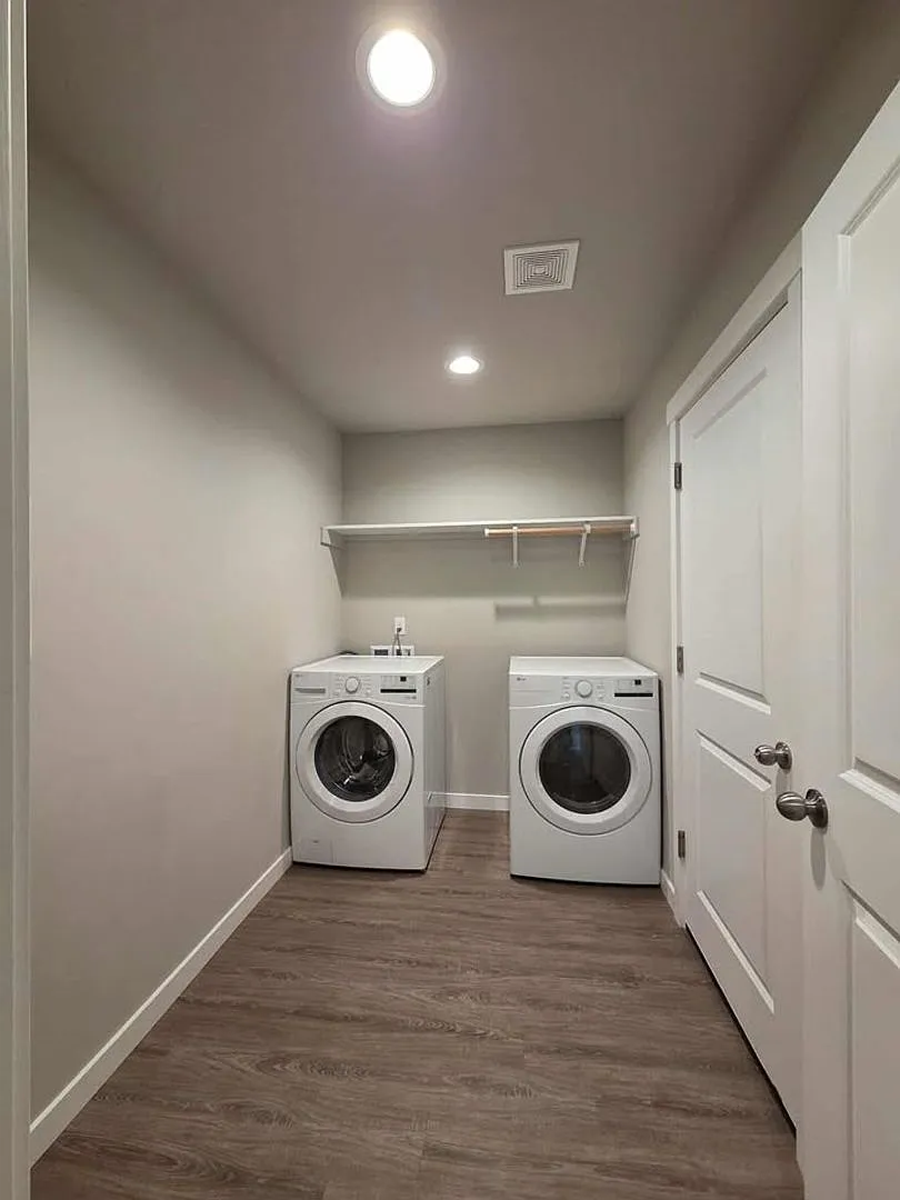 Amazing Brand New Home with 3 Bedrooms & 2 Bathrooms! Sage Brooke Neighborhood! — Photo 4