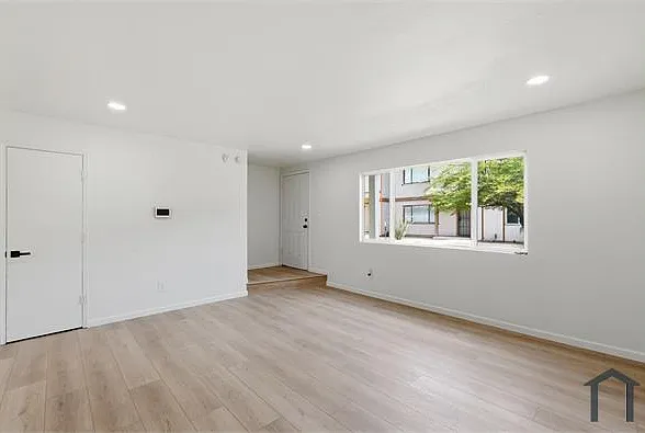 3 bed, 1402 sqft, $1,550 — Photo 2