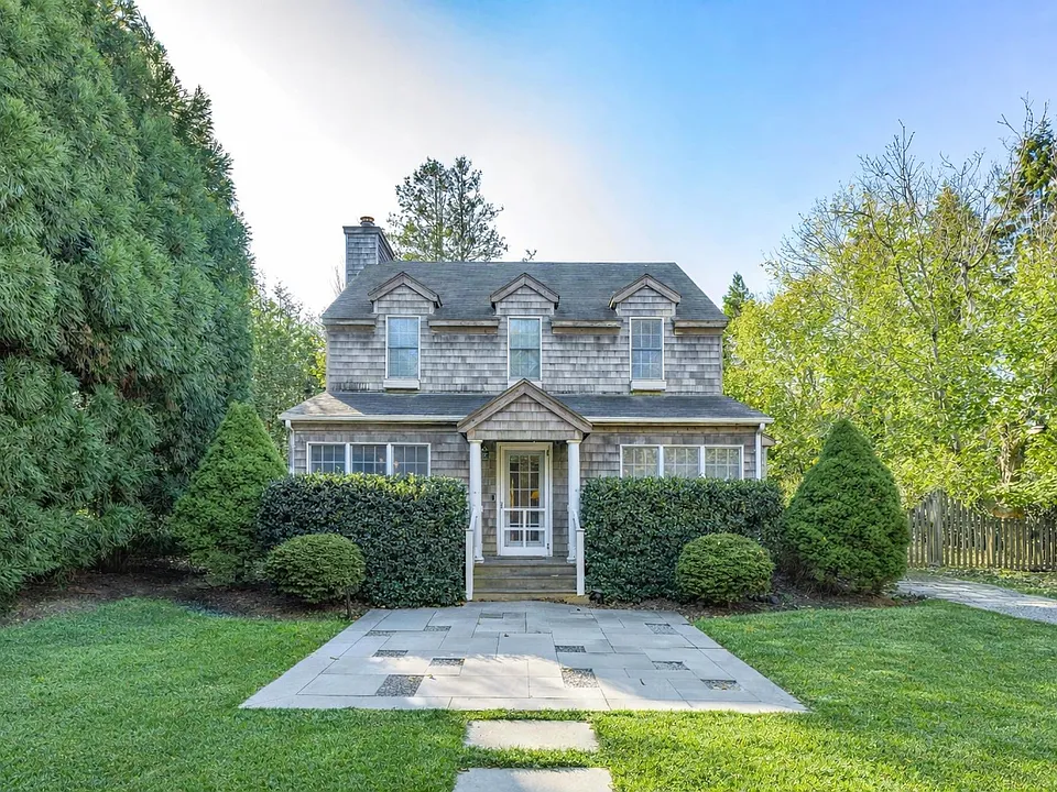 45 Quogue St