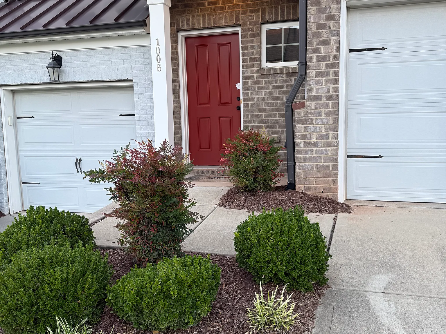 3 bed, 1932 sqft, $2,295 — Photo 2