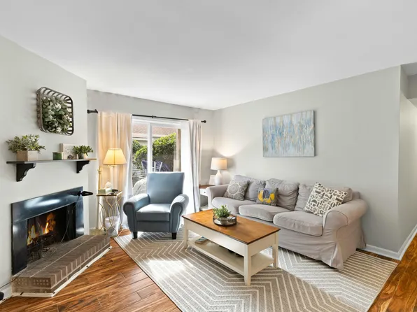 1402 Camp Rd APT 9D, Charleston, SC 29412