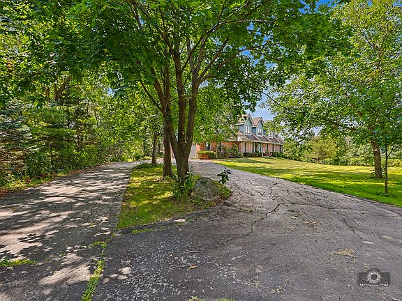 2nd image of 16624 S Parker Rd