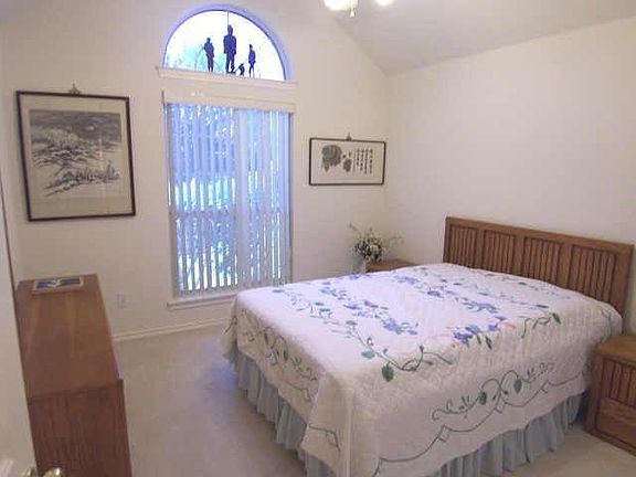 5th image of 2303 Welch Pl