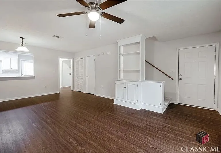 207 Highland Park Dr — Photo 3
