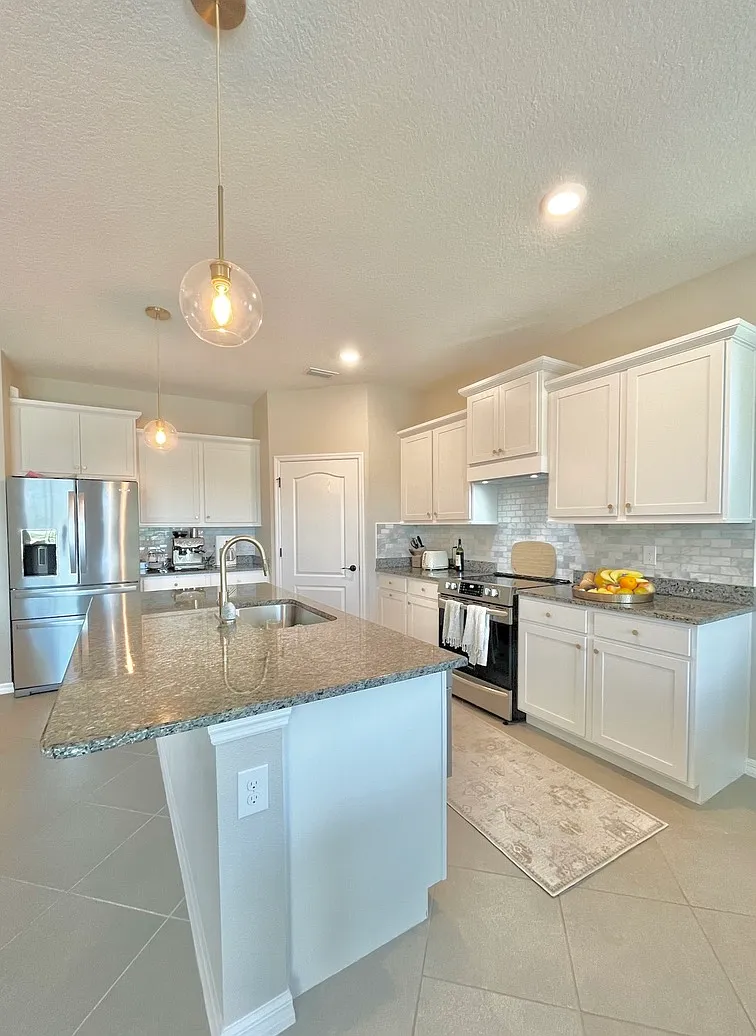 4 bed, 2047 sqft, $4,600 — Photo 3
