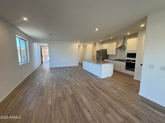 4th image of 33361 N 132nd Drive