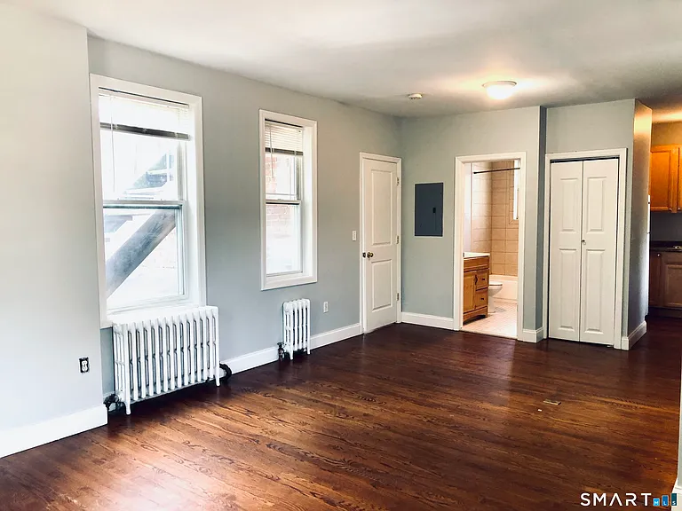 20 Hoyt St #4 — Photo 5