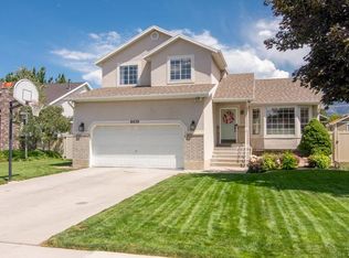 8039 S Peregrine Pl, Sandy, UT 84094