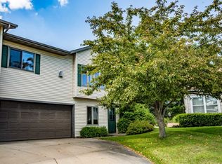 12 Cherbourg Ct, Madison, WI 53711