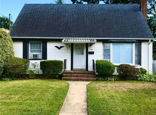 550 Georgia St, Hempstead, NY 11550